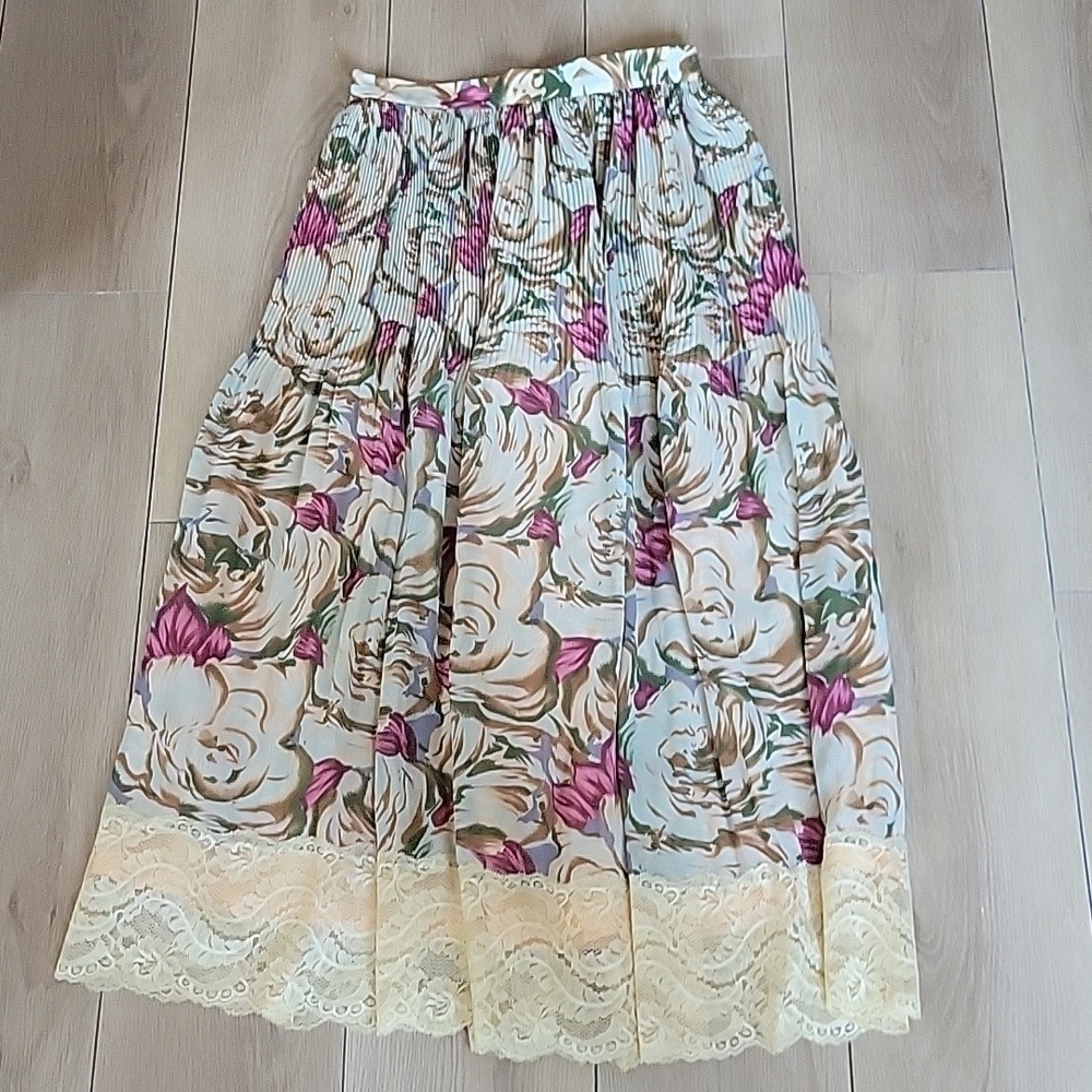 VINTAGE Floral Midi Skirt